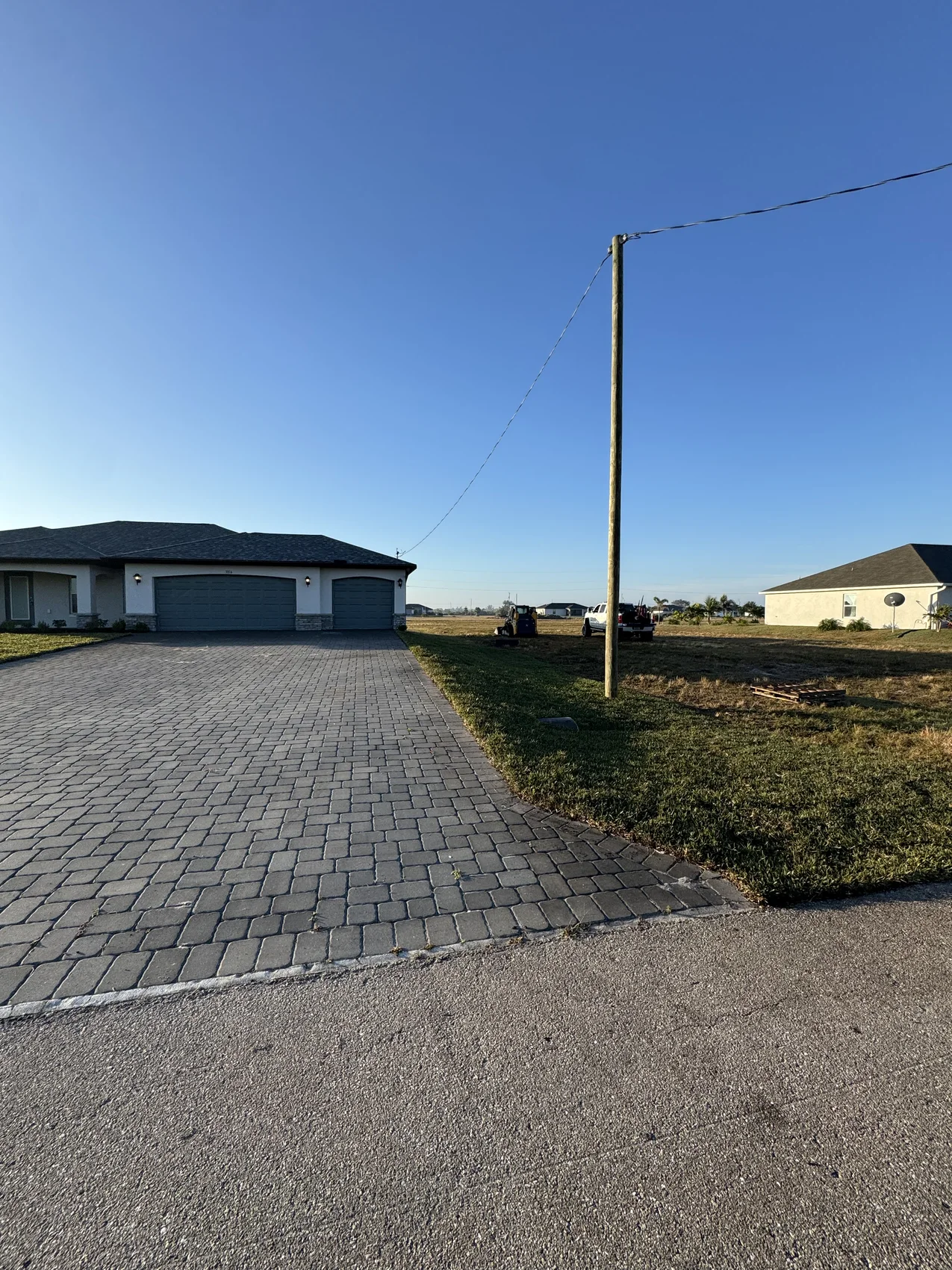 Lawn Maintenance by Blue Collar Q, Cape Coral FL — photo 2